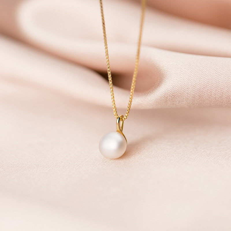 Pearl Pendant Necklace